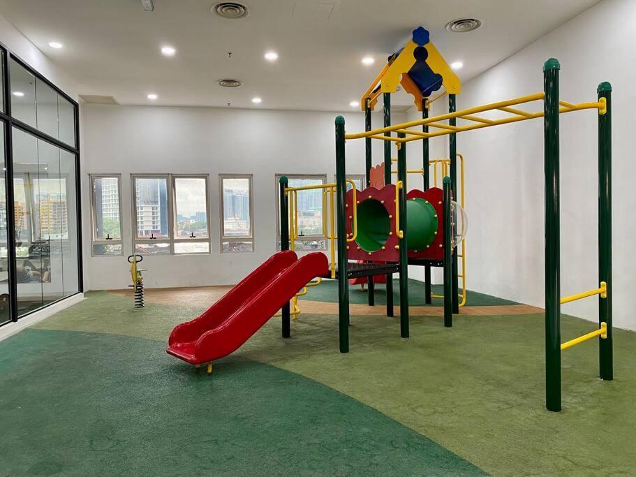 クアラルンプールSpacious 3R,2R,Studio 5Min Walk To Time Square,Lalaport, Pool,Gym,Wifiアパートメント エクステリア 写真